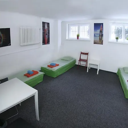 Hostel Wierzbno